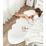 Tapis Forme Irrégulière Fausse Fourrure Blanc – Chambre 2