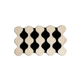 Tapis Tufté Graphique Noir et Crème – Coquillage, Losanges & Rayures 3