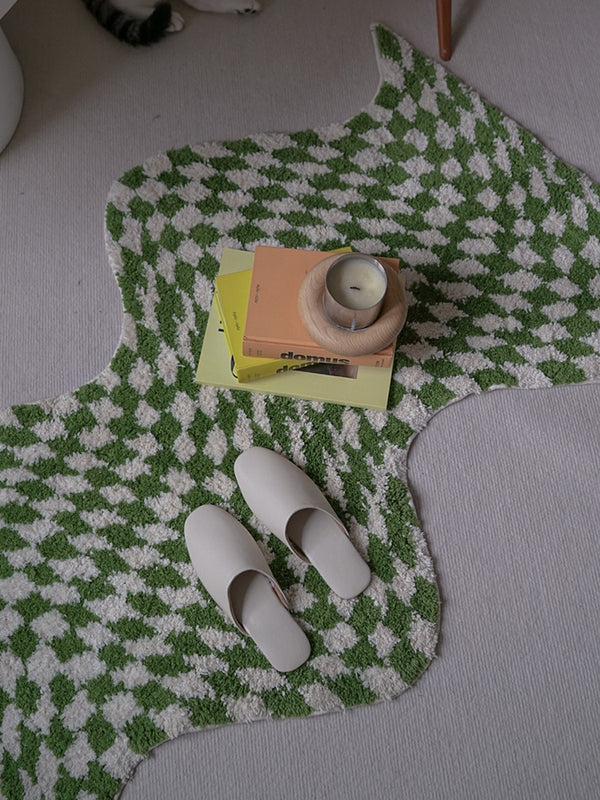 Tapis Touffeté Damier Vert et Noir Forme Irrégulière