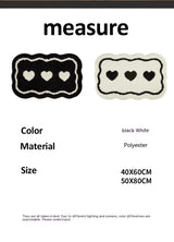 Tapis Forme Irrégulière Noir & Blanc Motif Cœurs – Salle de Bain & Salon 4